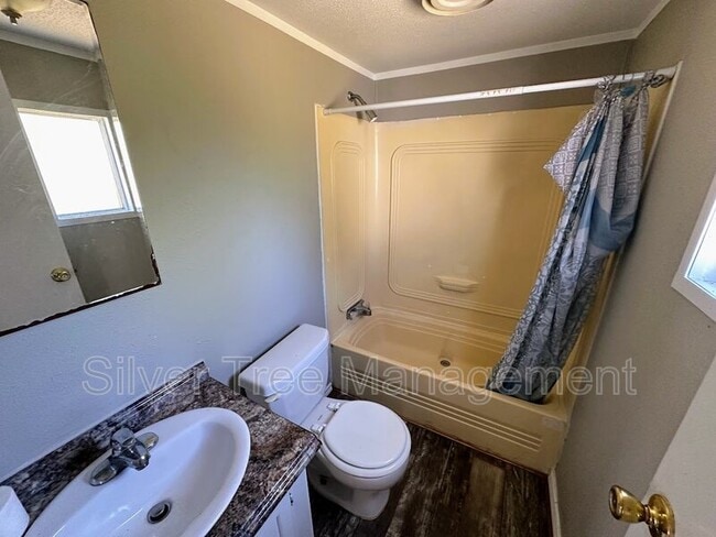 Building Photo - 266 Lark Meadow Dr