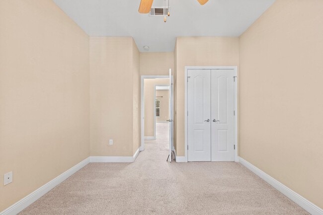 Building Photo - 528 Maple Ave