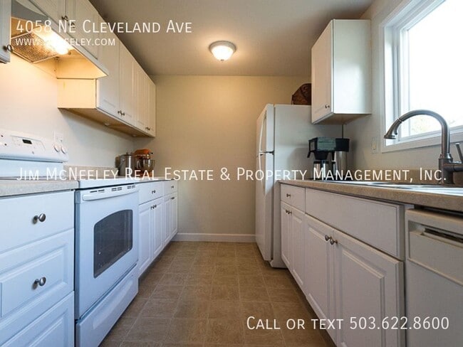 Building Photo - 4058 NE Cleveland Ave