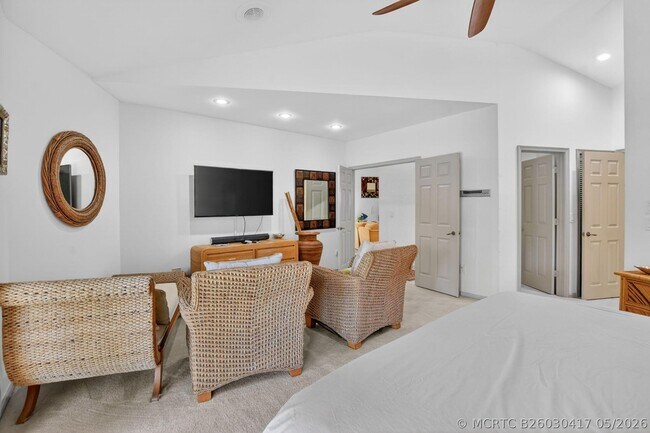Building Photo - 22519 Esplanada Cir