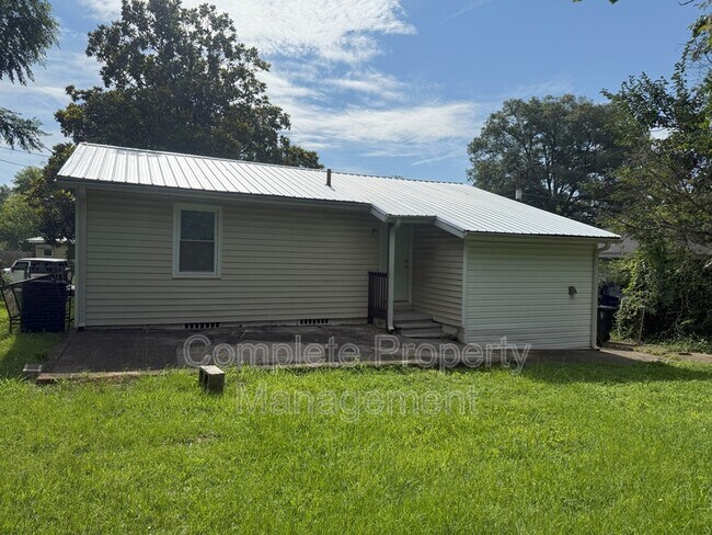 Building Photo - 160 Ohio Cir