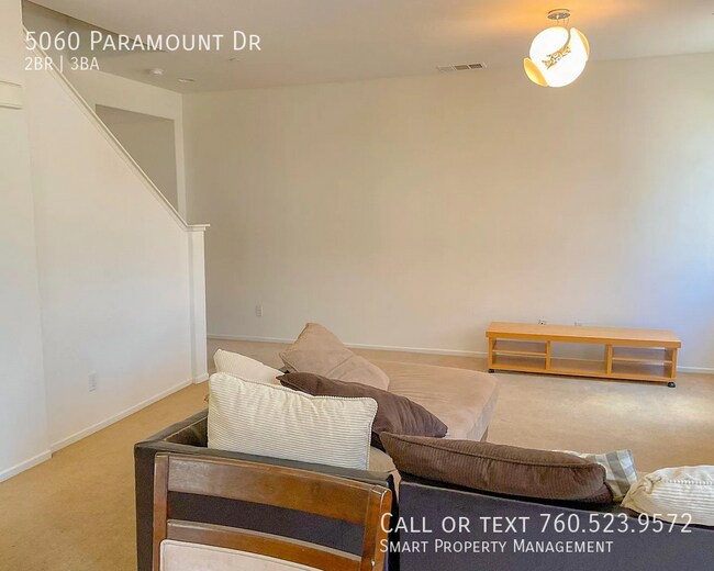 Building Photo - 5060 Paramount Dr