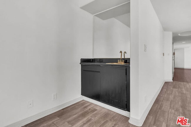 Building Photo - 131 Croft Ave