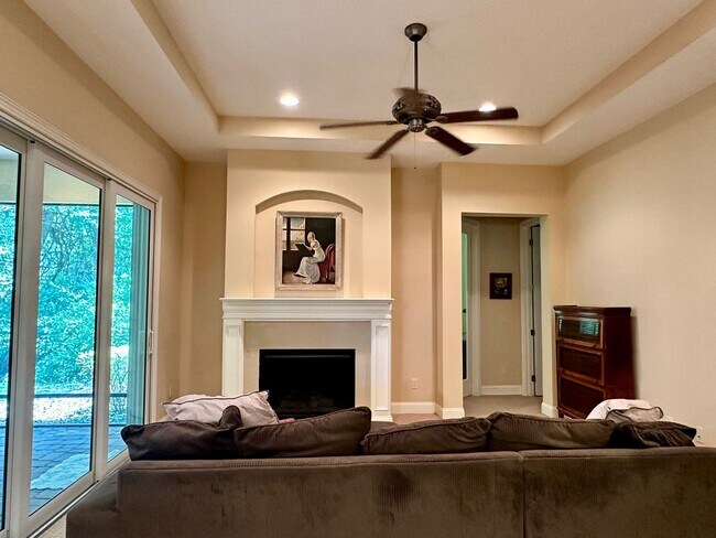 Building Photo - Gated Community! Walking Distance to the B...