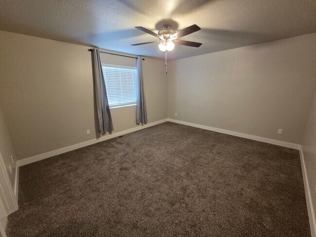 Building Photo - 3127 W 1675 N