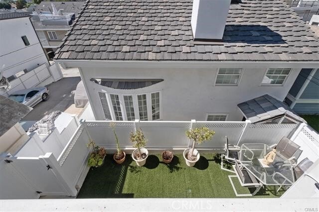 Building Photo - 613 Poppy Ave