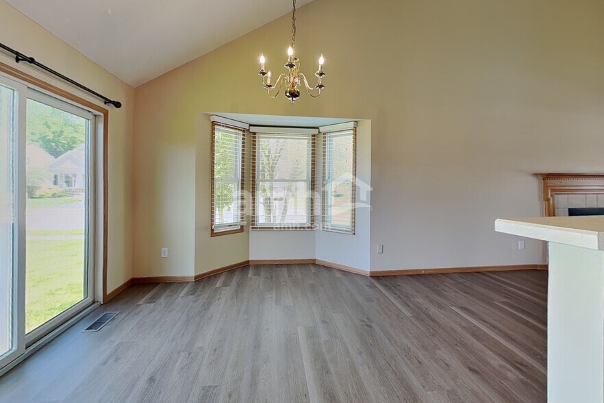 Building Photo - 485 Sycamore Creek St