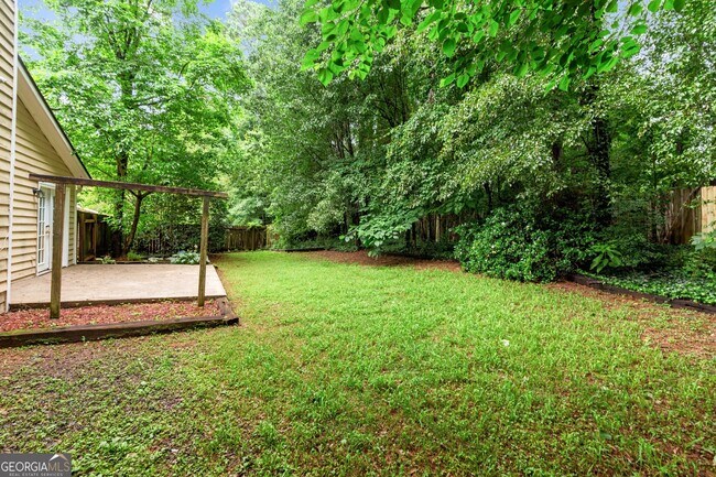 Building Photo - 625 Oxford Hall Dr SW