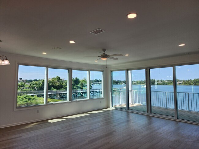 Building Photo - WATERFRONT ON WATSON BAYOU