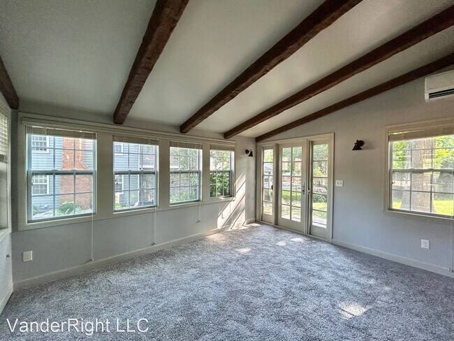 Building Photo - 3 br, 1 bath House - 1501 S Carter Pl