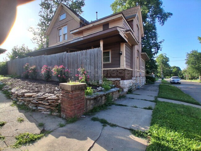Building Photo - 517 N 14th St