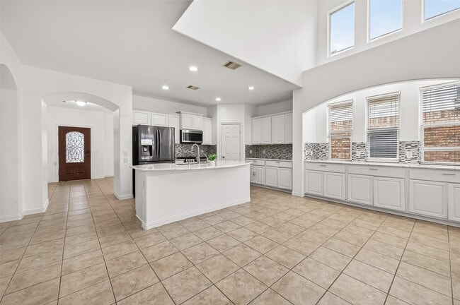 Building Photo - 5519 Jay Thrush Dr