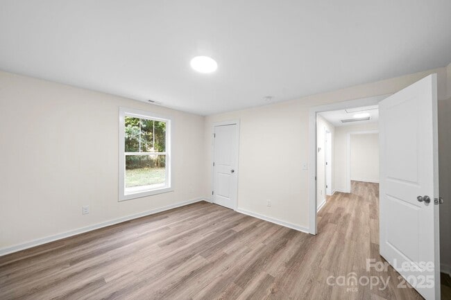 Building Photo - 814 Jefferson Ave