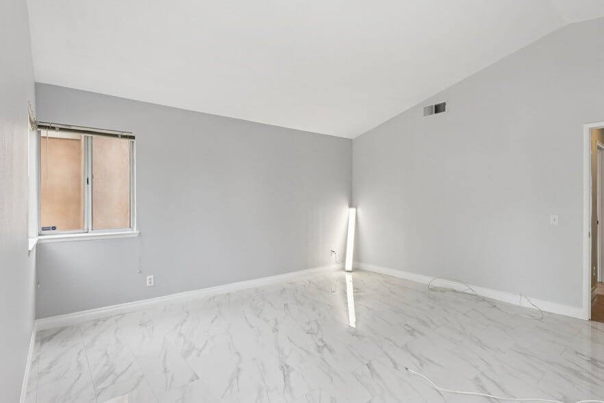 Building Photo - 7480 Addison Rd