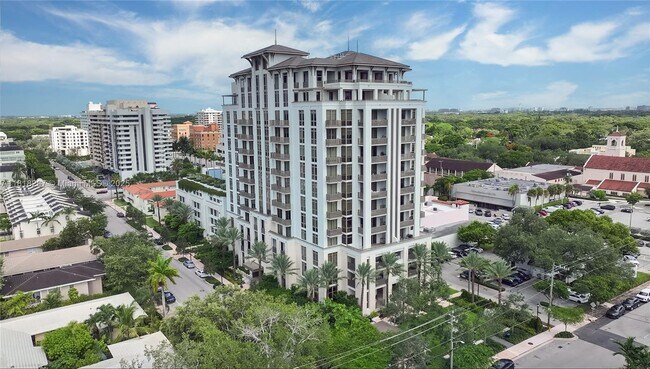Building Photo - 515 Valencia Ave