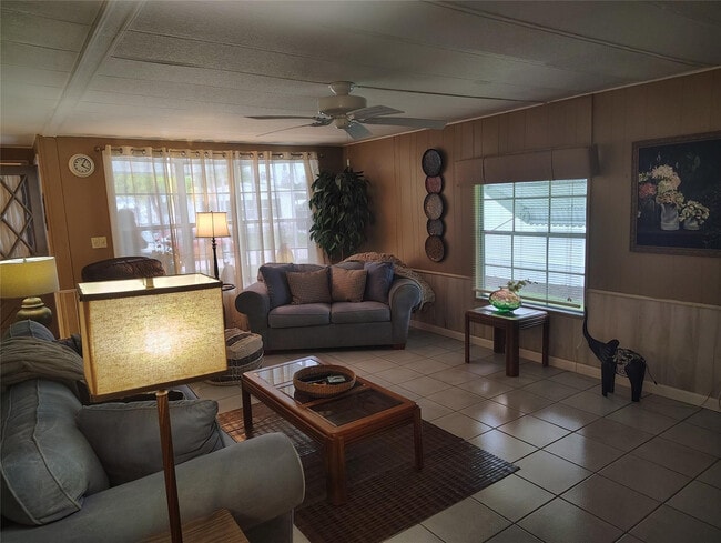 Building Photo - 142 W Caribbean