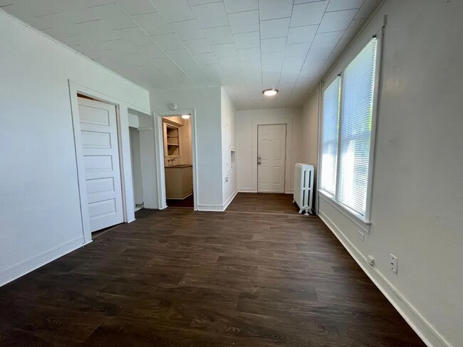 Building Photo - RENOVATED STUDIO WEST CENTRAL APARTMENT | HISTORIC BUILDING | PET FRIENDLY