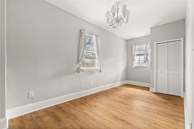 Building Photo - 66 Weyman Ave SW