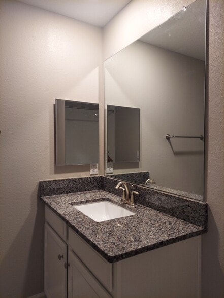 Building Photo - 17472 Radiant Shine Way