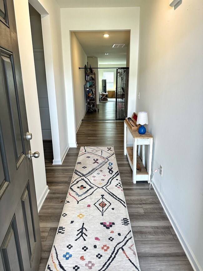 Building Photo - 1002 Rodanthe Dr