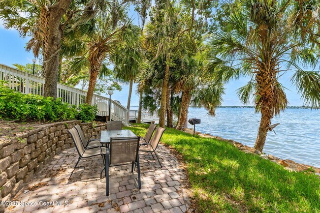 Building Photo - 225 S Tropical Trail
