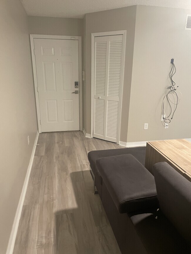 Building Photo - 4671 Pembrook Pl