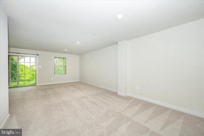 Building Photo - 7201 Bodkin Wy