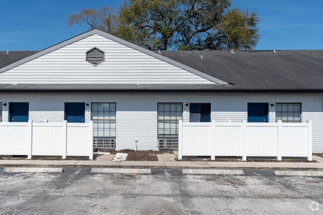 Building Photo - Vivo Living Jacksonville