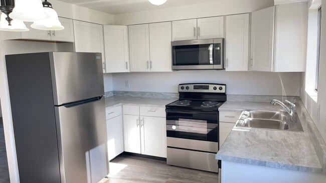 Primary Photo - Modern 2-Bedroom Duplex with New Kitchen &...
