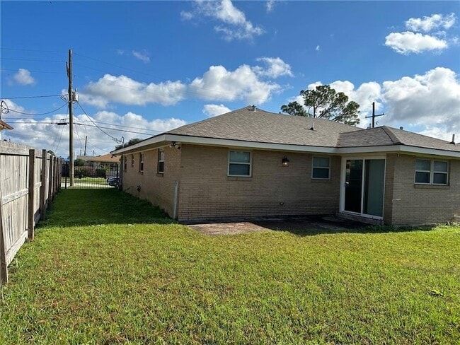 Building Photo - 4726 Eunice St