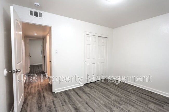 Building Photo - 2840 Sweet Way