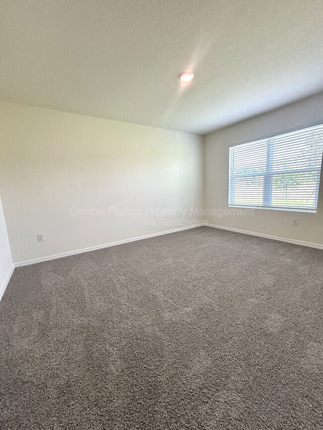 Building Photo - 5513 Hayloft Dr