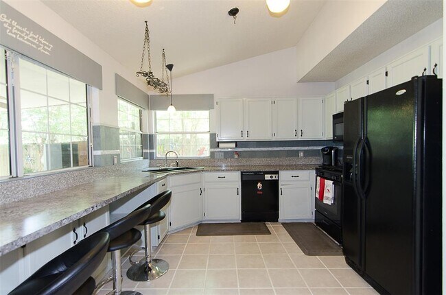 Building Photo - 16304 Kicking Bird Dr