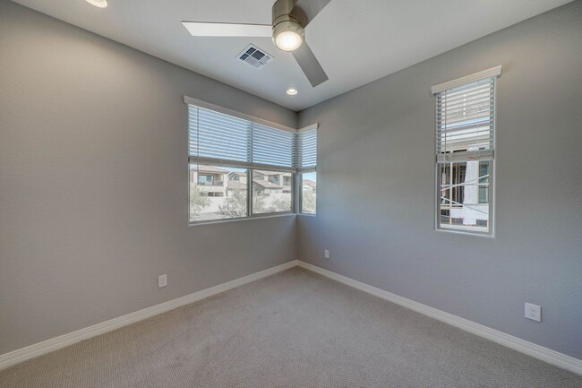 Building Photo - 7439 E Conquistadores Dr