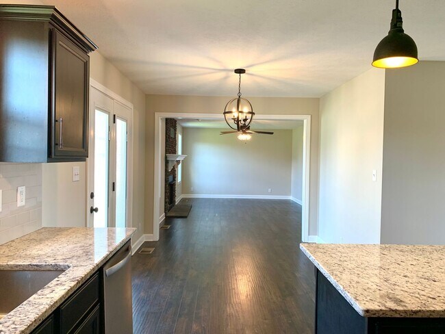 Building Photo - 1734 Ellie Piper Cir