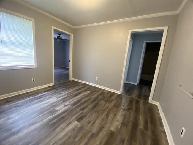 Building Photo - 311 S Bond Ave