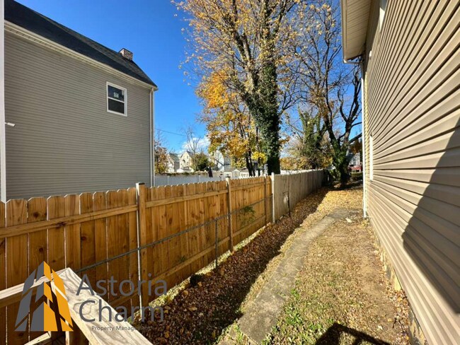 Building Photo - 3004 Clifton Ave