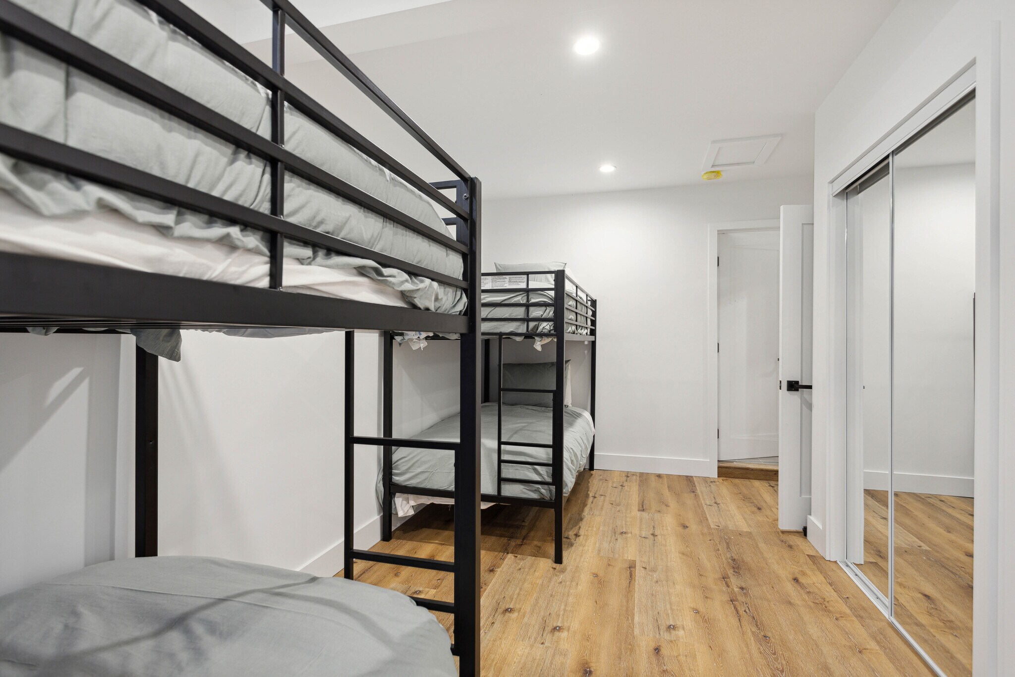 Building Photo - 19119 Ingomar St