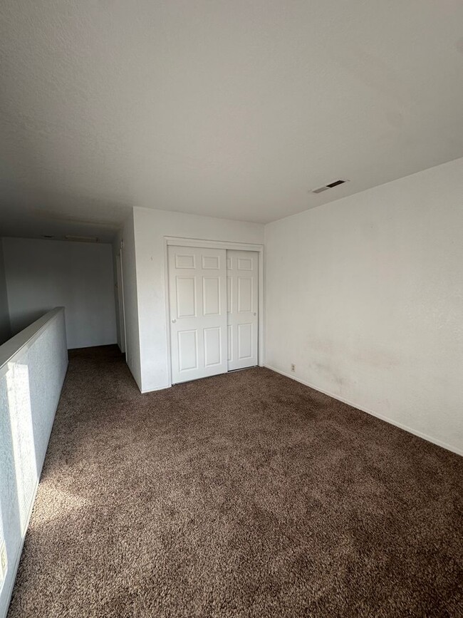 Building Photo - Adorable 1 bedroom in a gated community!