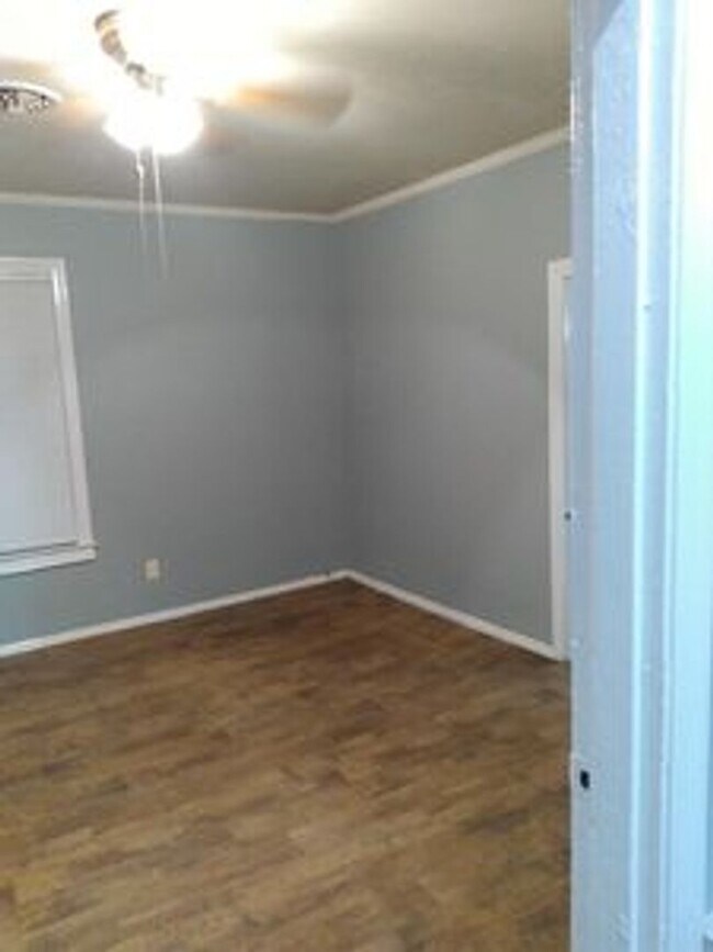 Building Photo - 3 bed 1 bath house in Richmond