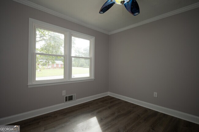 Building Photo - 1030 Carriage Hill Rd