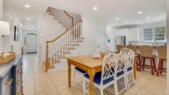 Building Photo - 94 Ballyhoo St