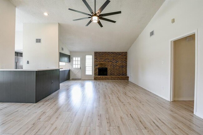 Building Photo - 23938 Spring Mill Ln