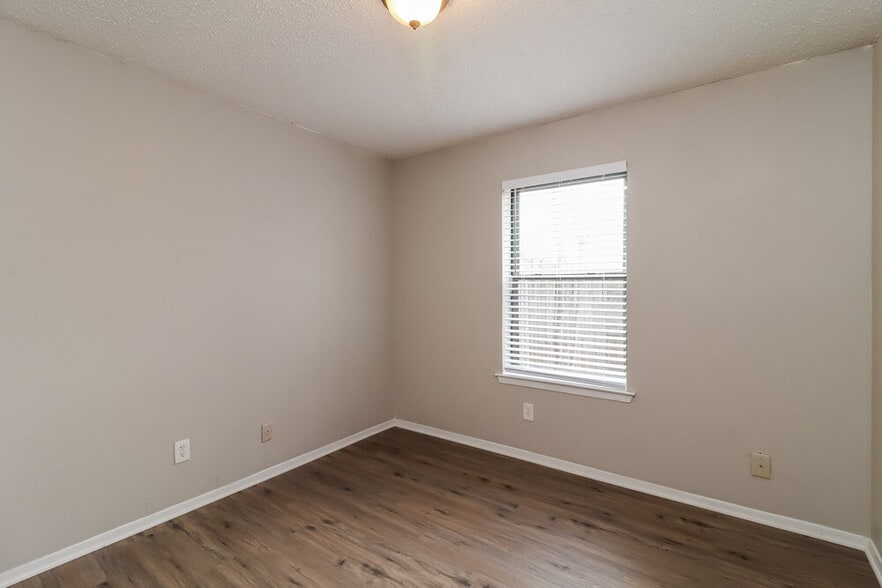 Building Photo - 1837 Heidelberg Dr