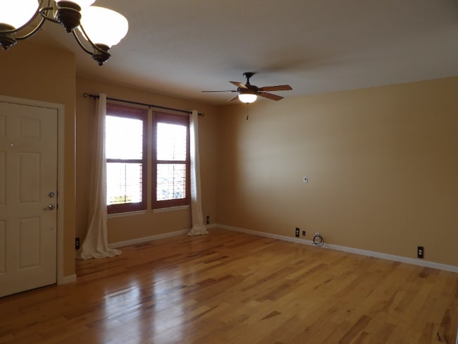 Building Photo - 1263 Walters Point