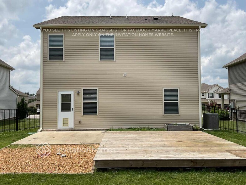 Building Photo - 1047 Lonergan Cir