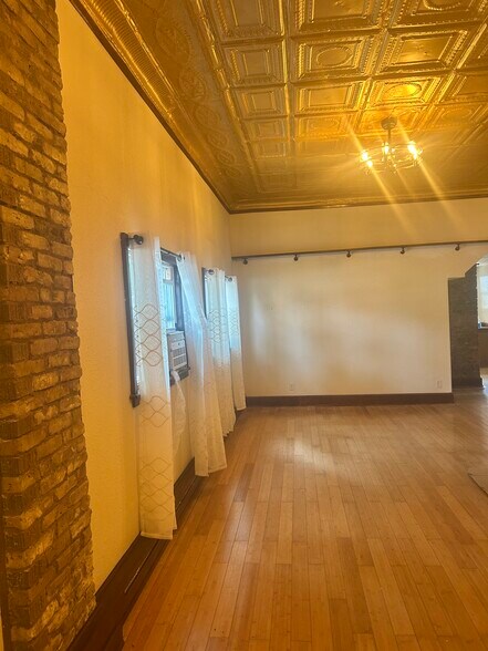 Building Photo - 2079 S 28th St