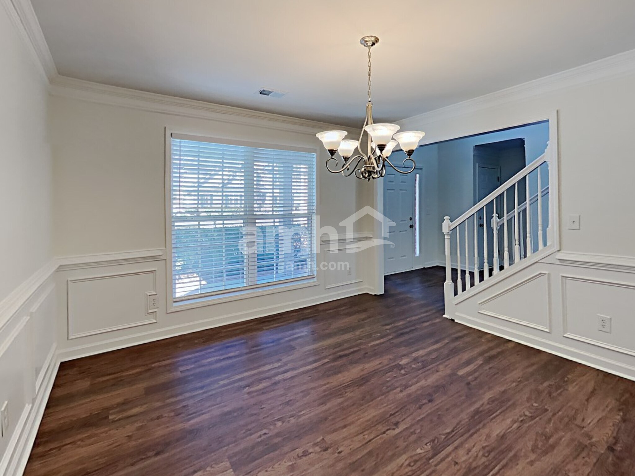 Building Photo - 979 Park Knoll Ct NE