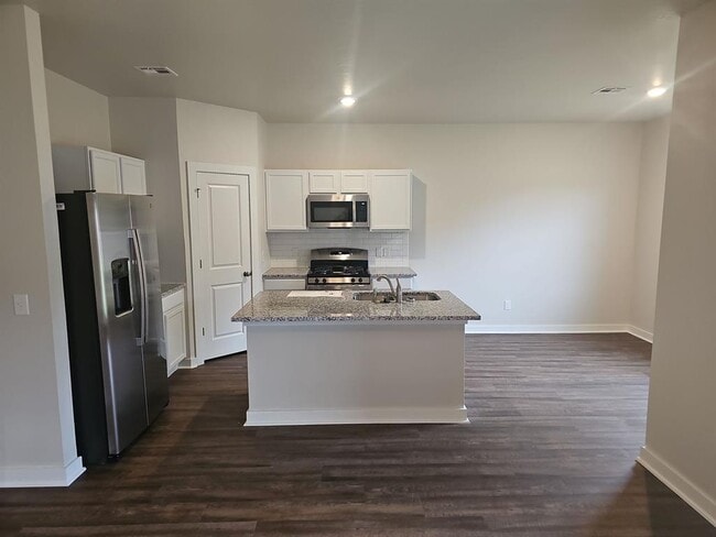Building Photo - 812 Stella Trl