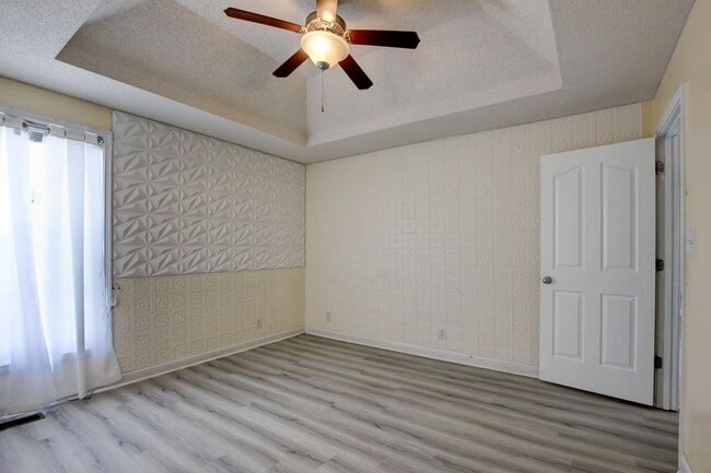 Building Photo - 3660 S Naples Ct